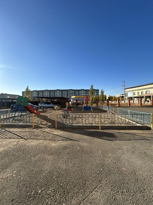 Продам 2 к.кв., 12 мкр.