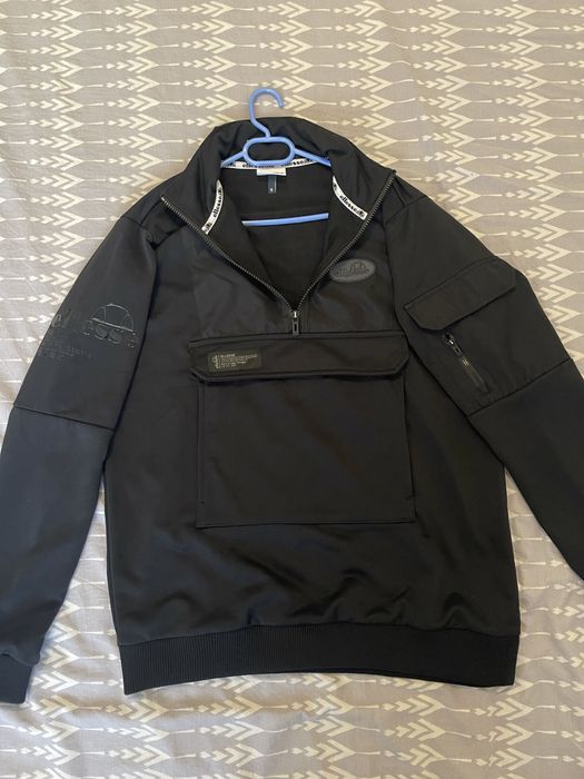 Екип на ellesse