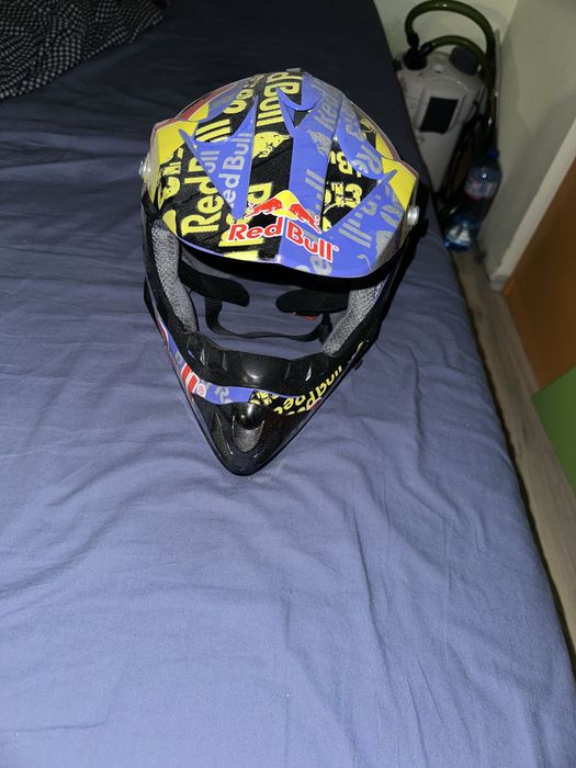 Каска за мотор RedBull