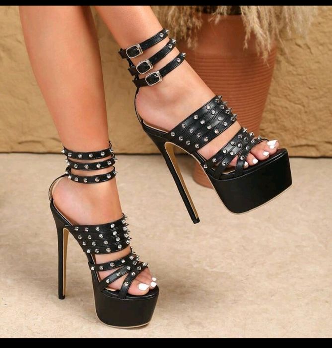 Sandale elegante decorate cu nituri de 17cm