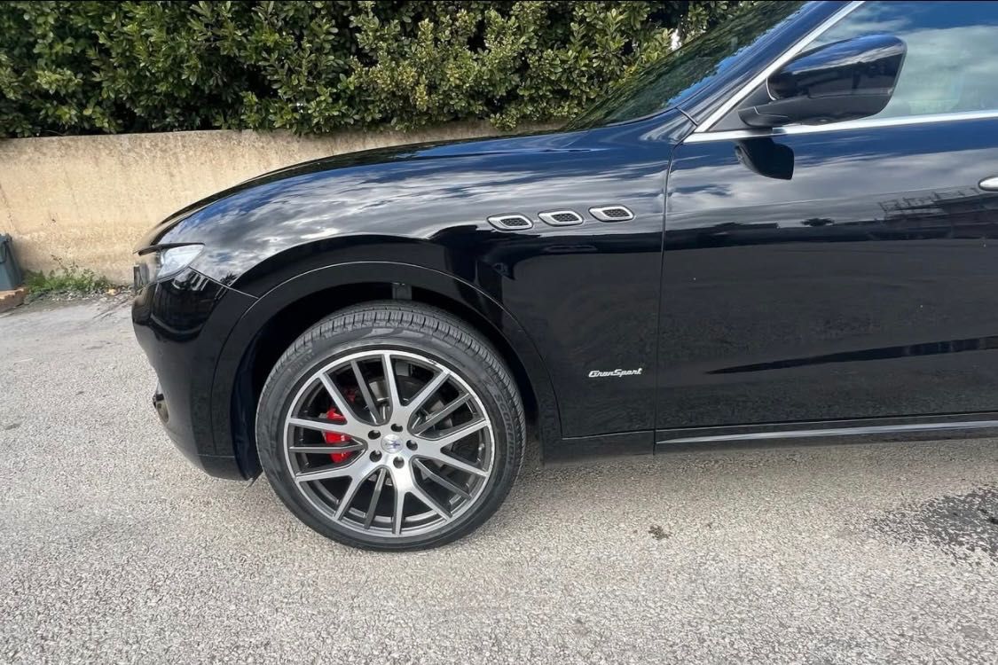 Vând Maserati 2020