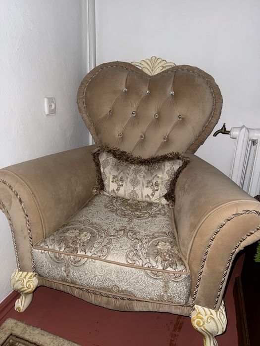 продам диван + 2 кресла в отличном состоянии