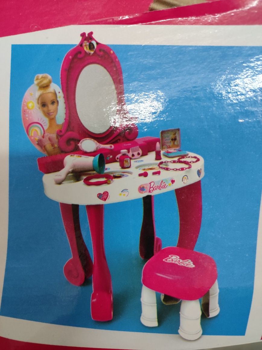 Страхотна детска тоалетка Barbie
