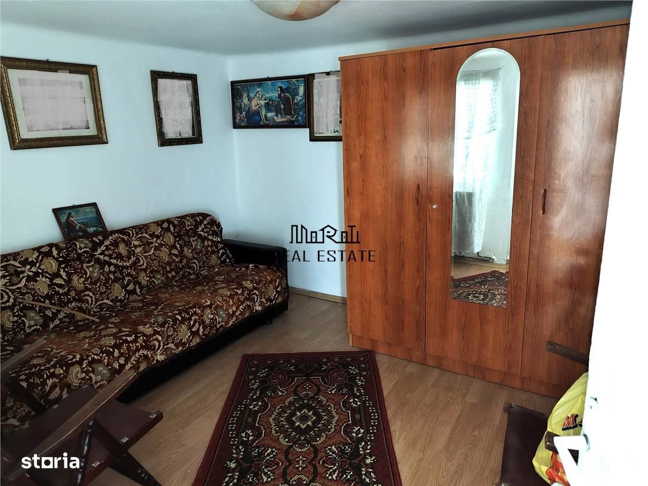 Proprietate spatioasa de vanzare in Gaesti, Dambovita - ideala pentru