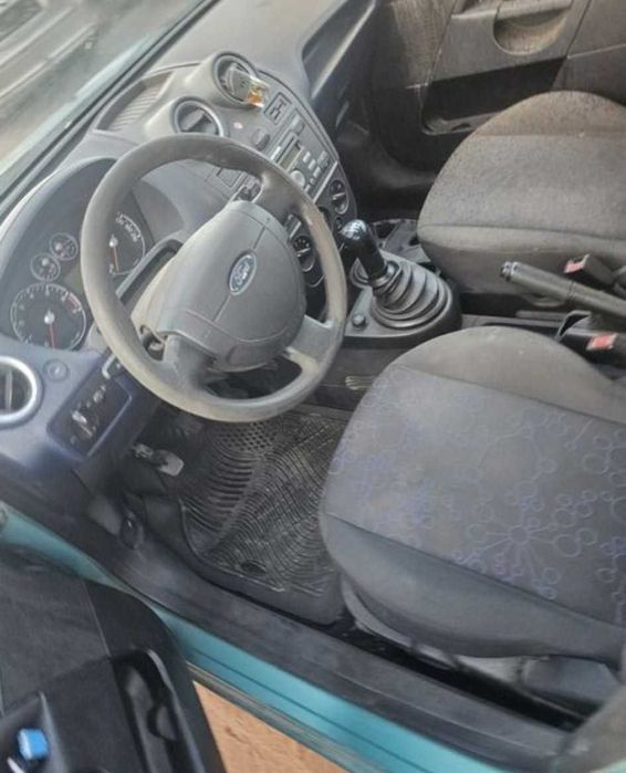 Capota fata/Usi/Faruri/Dezmembrez/Motor/Alternator/Bara Ford Fiesta