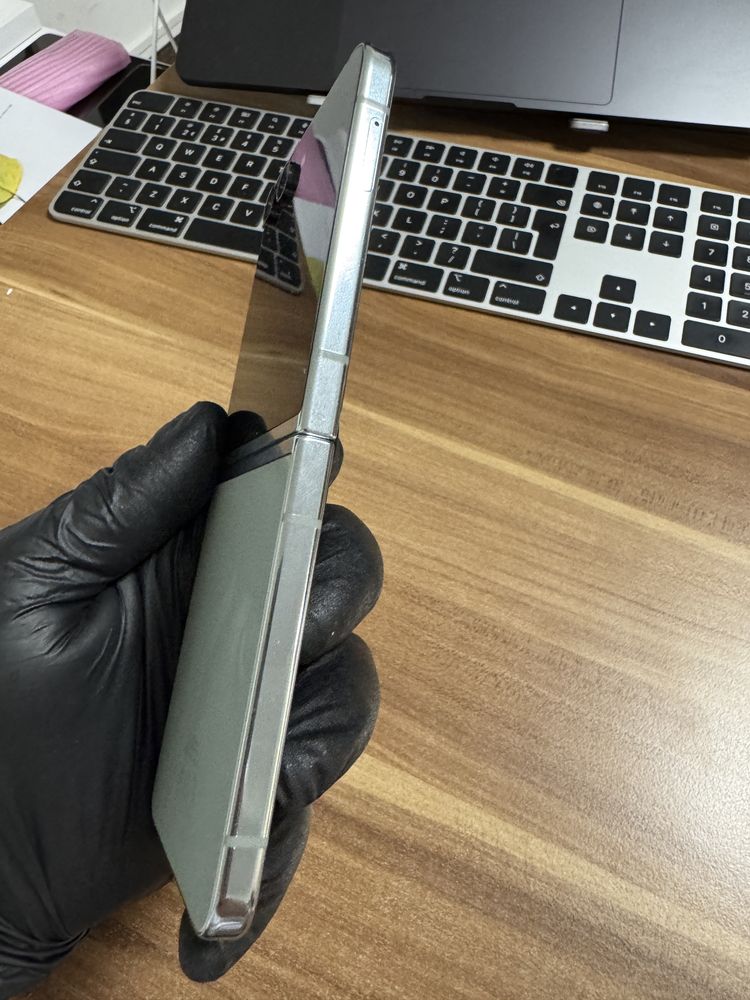 Samsung Galaxy Z Flip5 / 256 gb / Green |
