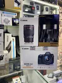Canon macro lens EF 100 mm  L 2.8