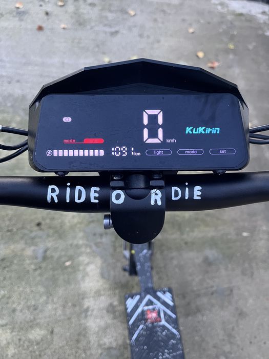 Vand trotineta Kukirin G2 sau schimb cu Iphone