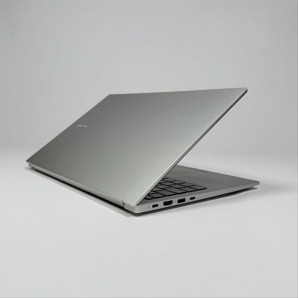 Лаптоп Samsung Galaxy Book 3/15,6” IPS/i5-1335U 10x4,60GHz