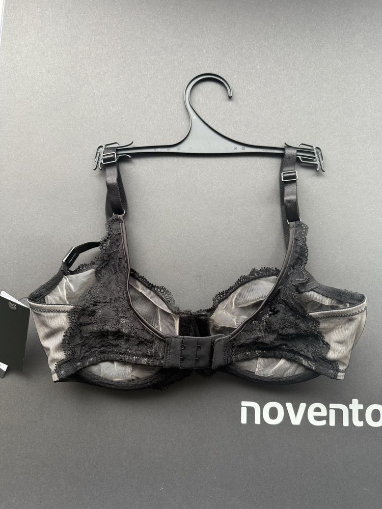Сутиени в черно и екрю Calvin Klein /70D/