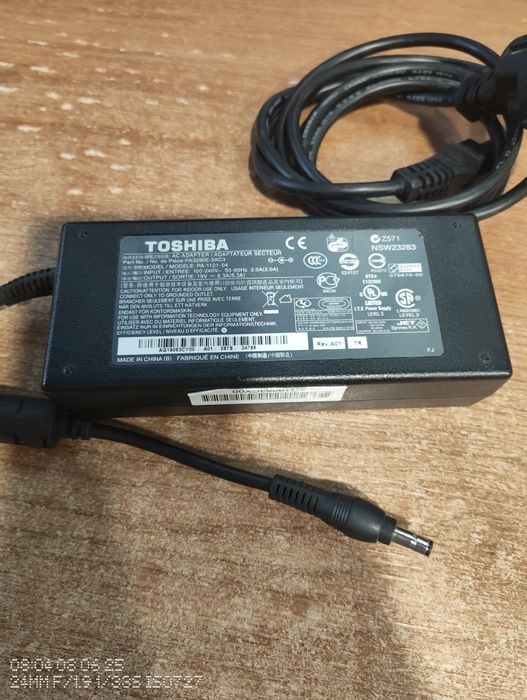 Заряден блок за лаптоп TOSHIBA