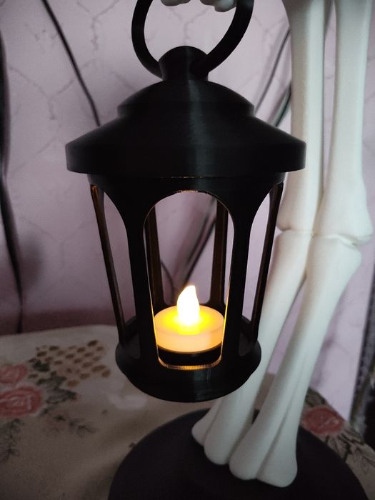 Felinar Halloween mana de schelet