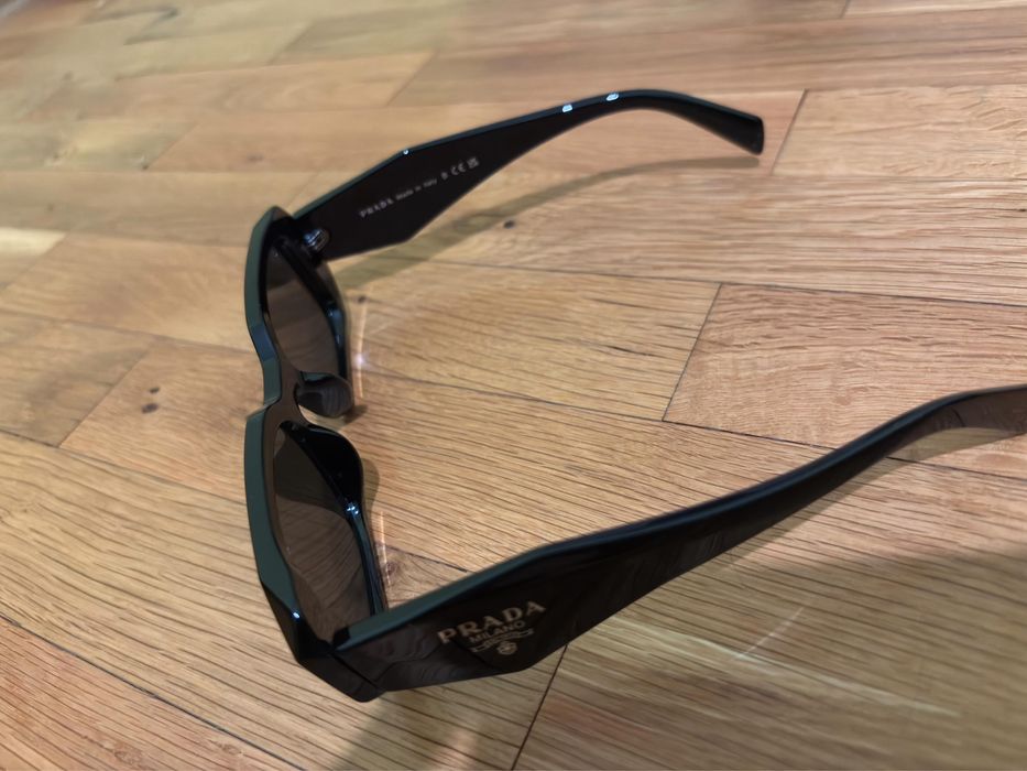 Слънчеви очила Prada 60 лв