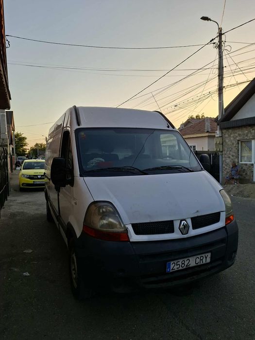 Vând Renault master