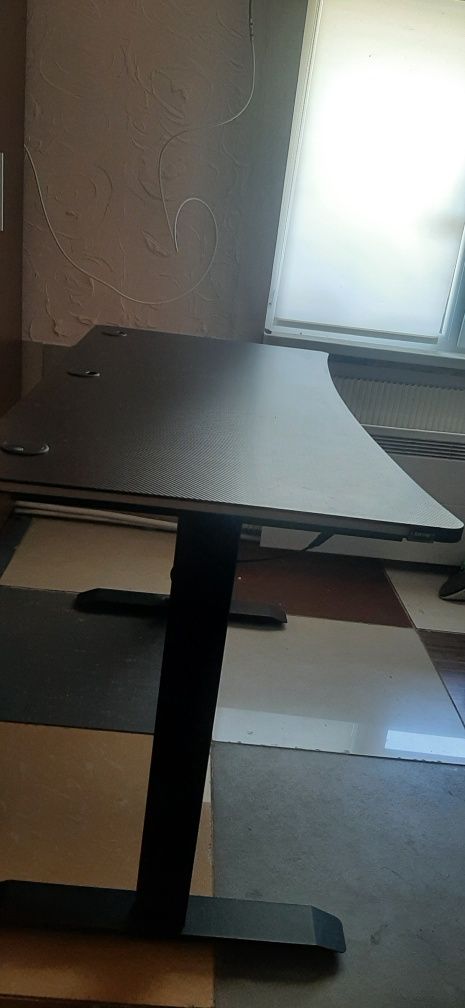 Геймърско бюро 130х75см