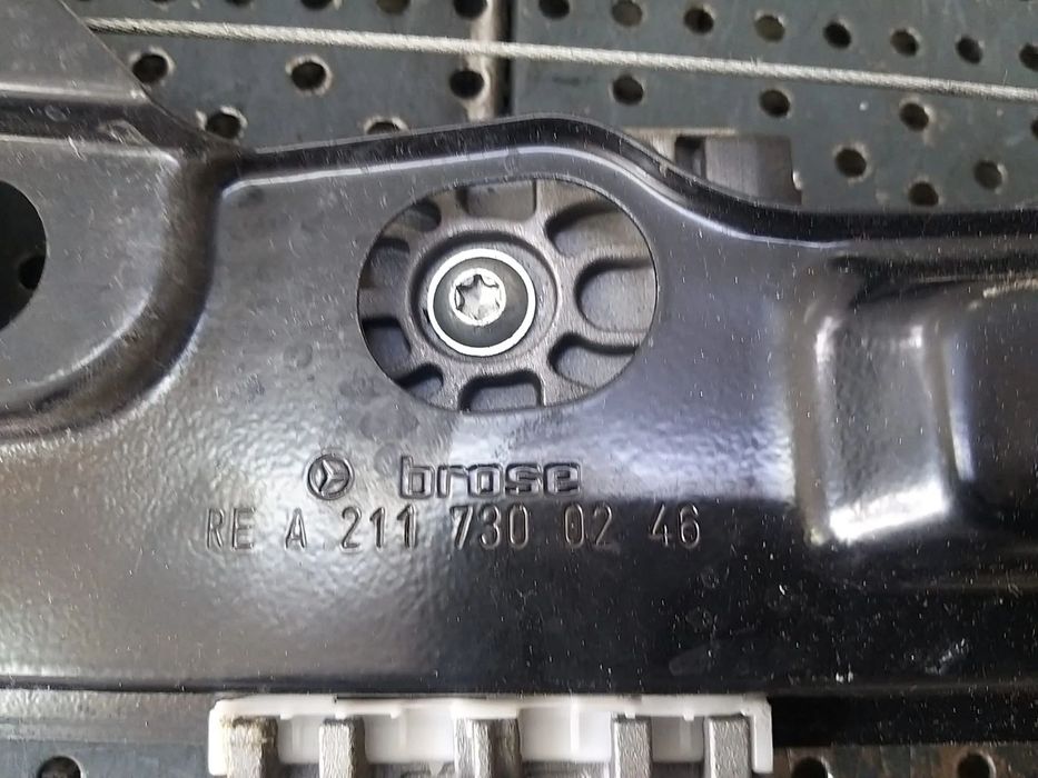 Macara geam electric dreapta spate mercedes e class w211 a2117300246