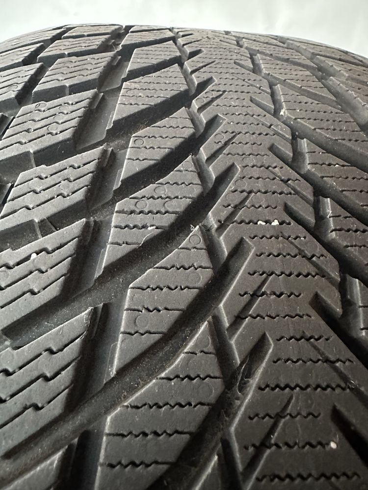 255/45/19 Nokian dot24 4броя