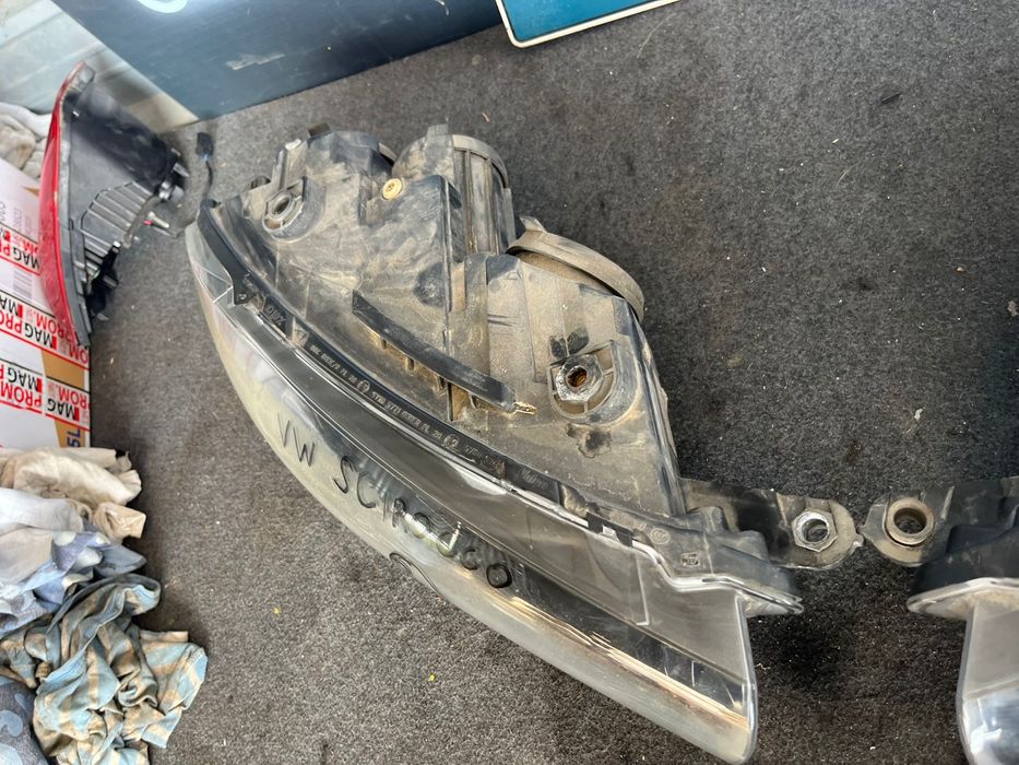 Оригинален фар Фарове VW SCIROCCO 1K8941006H 1K8941005 H ляв десен