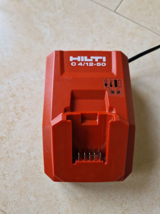 Hilti C4/12 - 50  -  incarcator ( sursa )