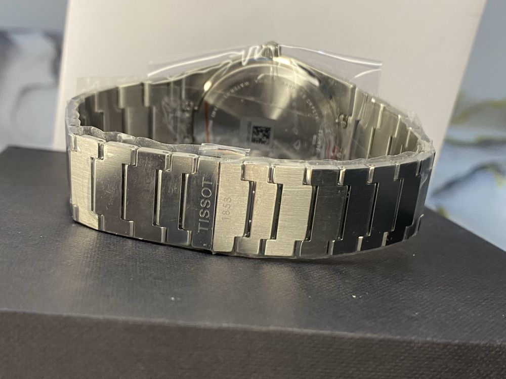 Продаю часы tissot 1853 оргинал новый