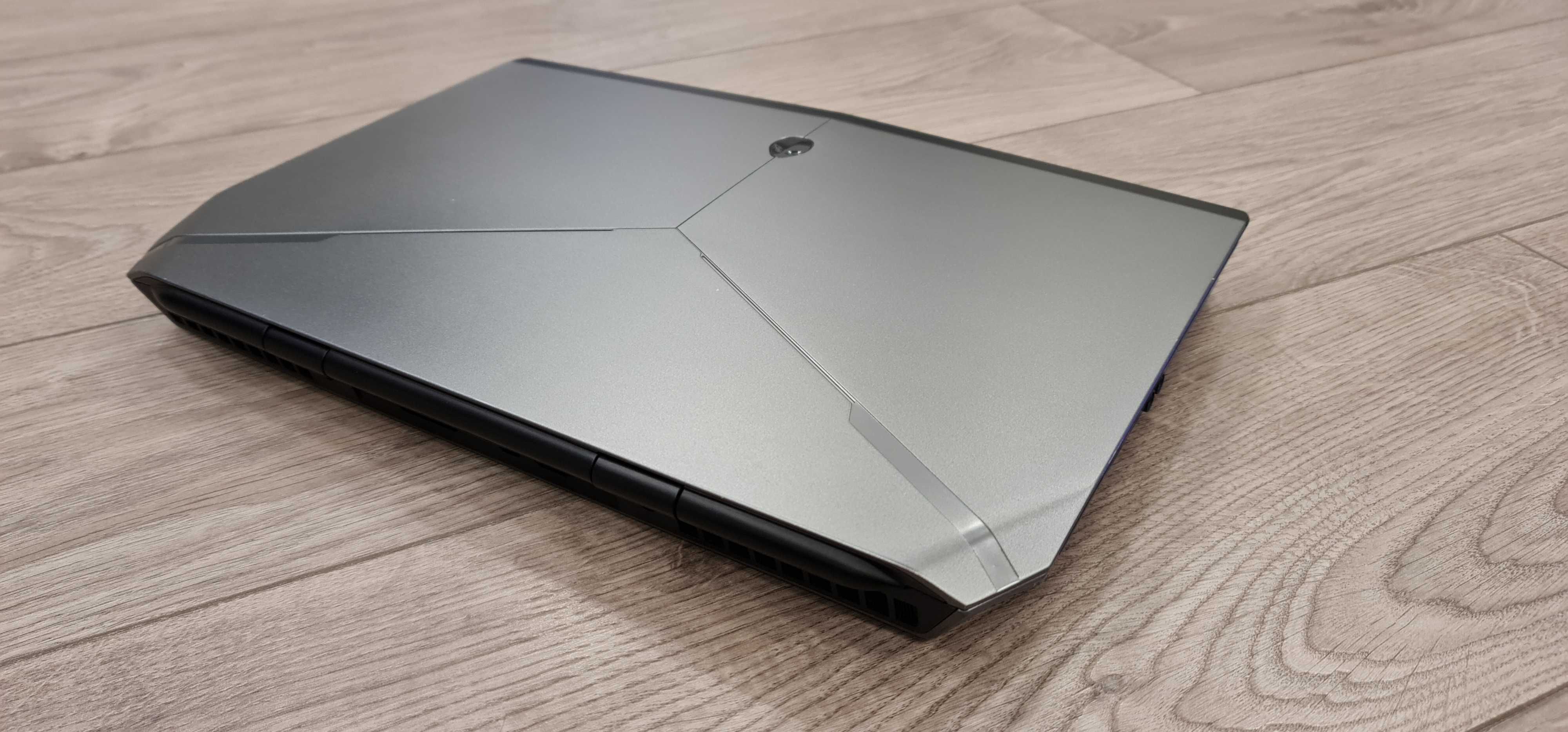 Laptop gaming ALIENWARE 16" intel core i7-6820HK ,ram 16 gb, video AMD