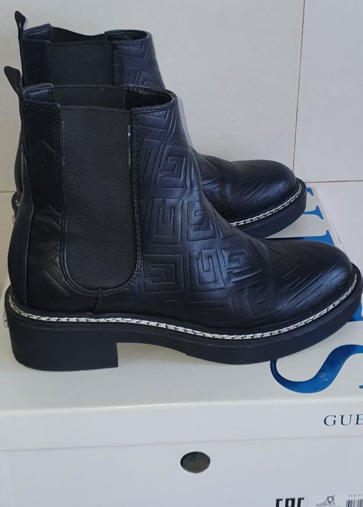 Guess ghete damă