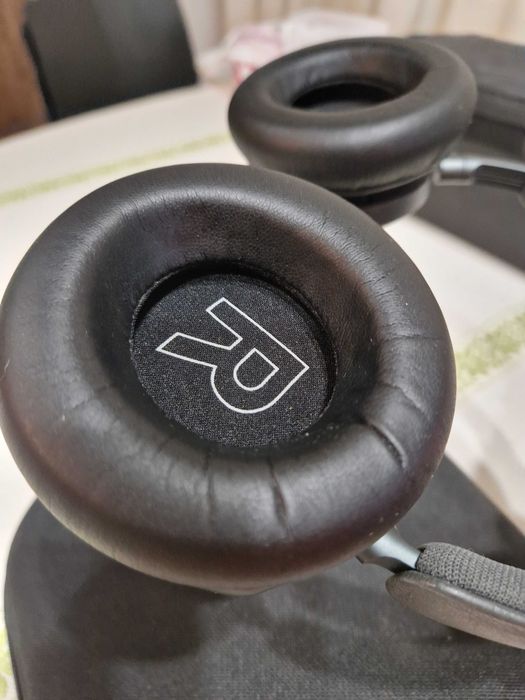 шумопотискащи слушалки bang & olufsen beoplay hx