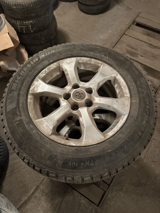 Диски с резиной Toyota Rav4