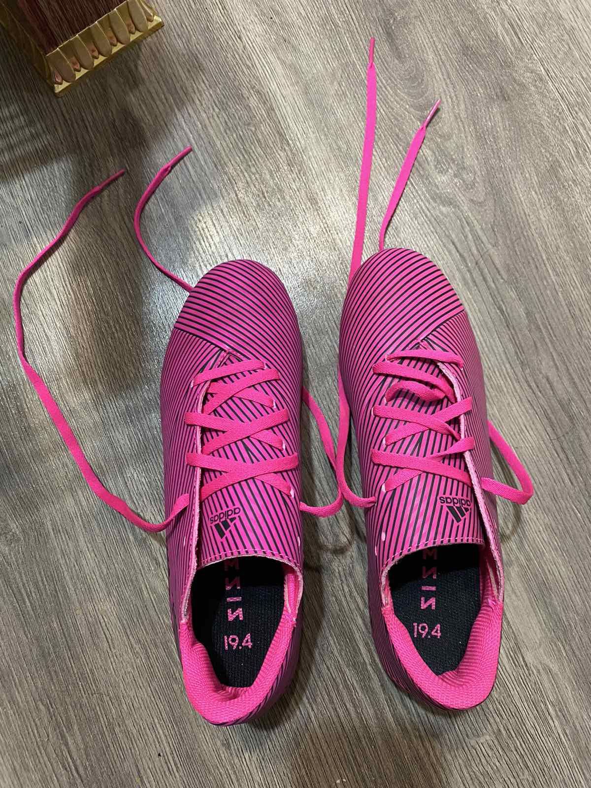 Бутонки Adidas  .