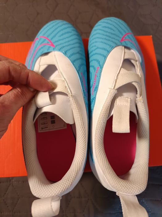 Футболни бутонки Найк 36,5см