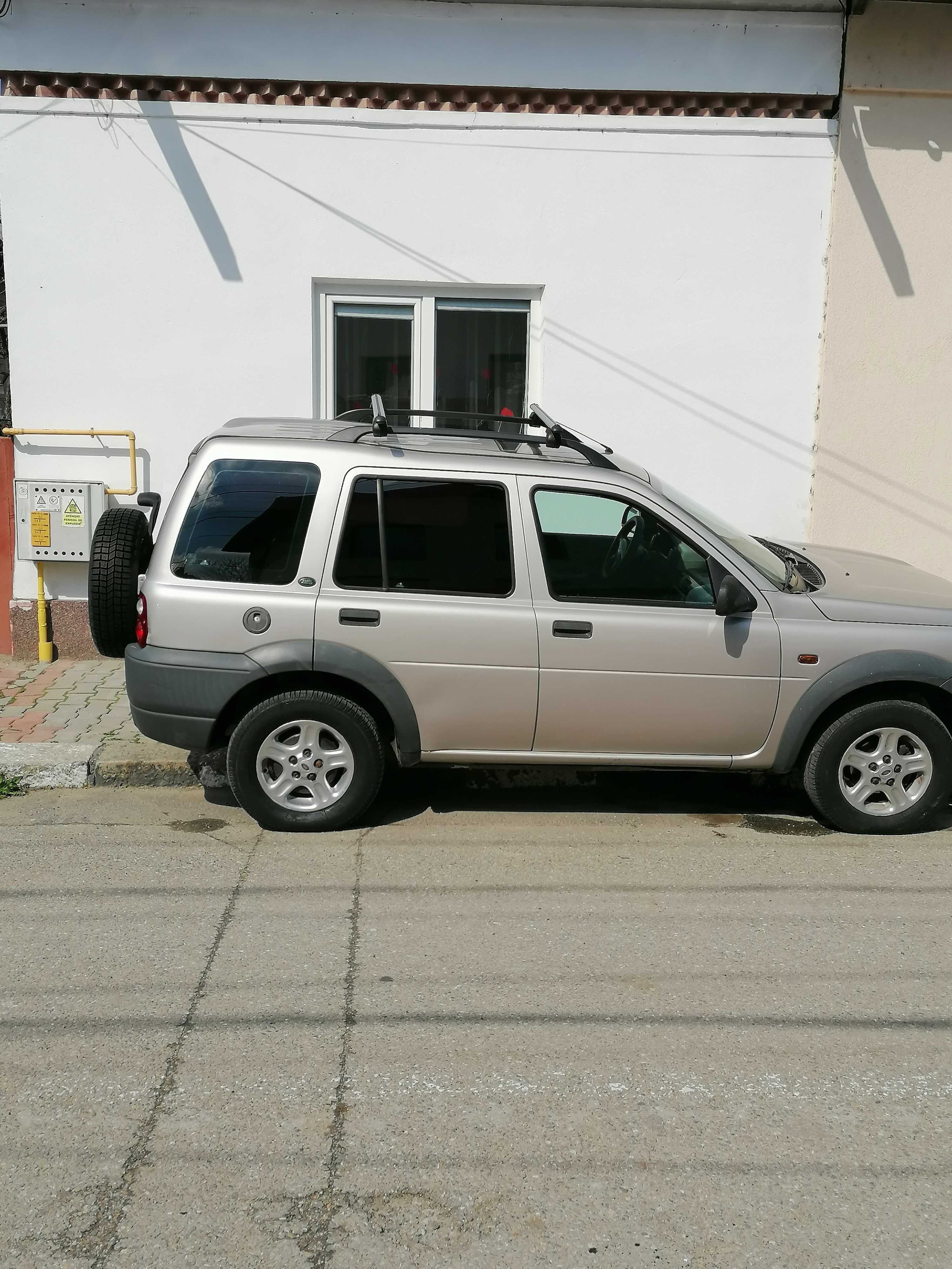 Vand autoturism marca Land Rover