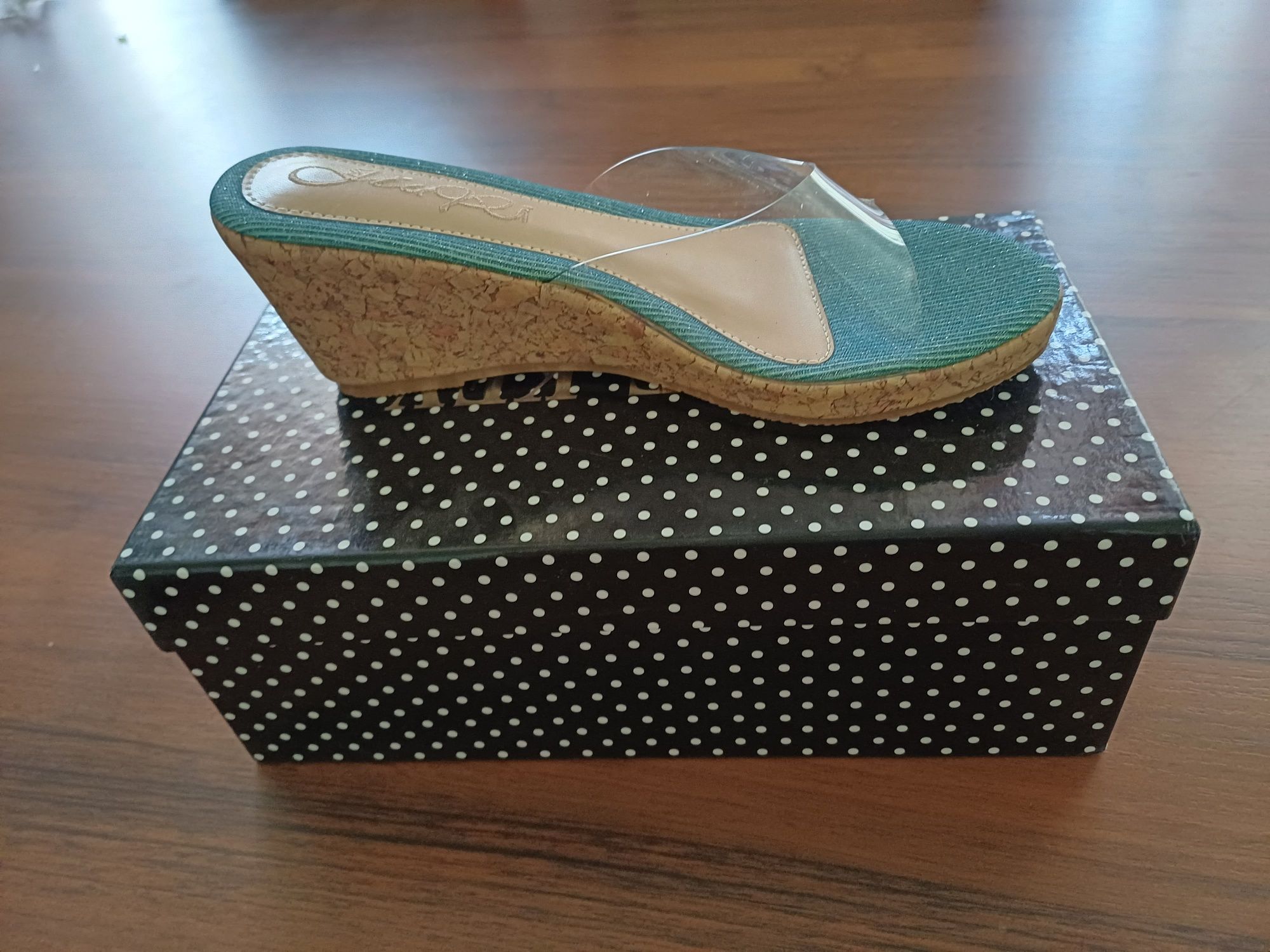Летняя женская обувь голубого цвета