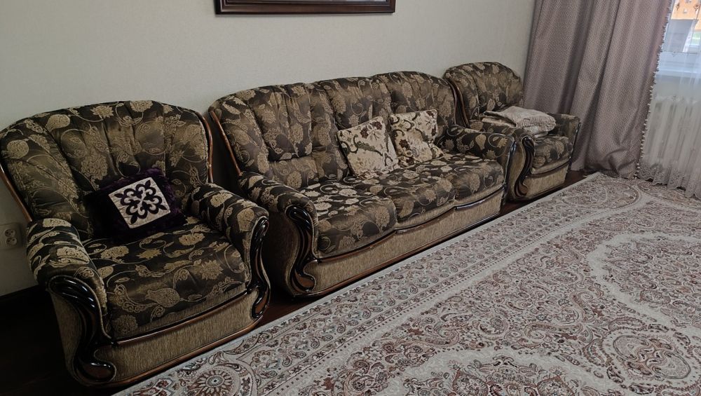 Диван и два кресла