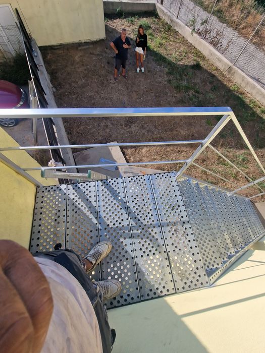 Scari metalice galvanizate