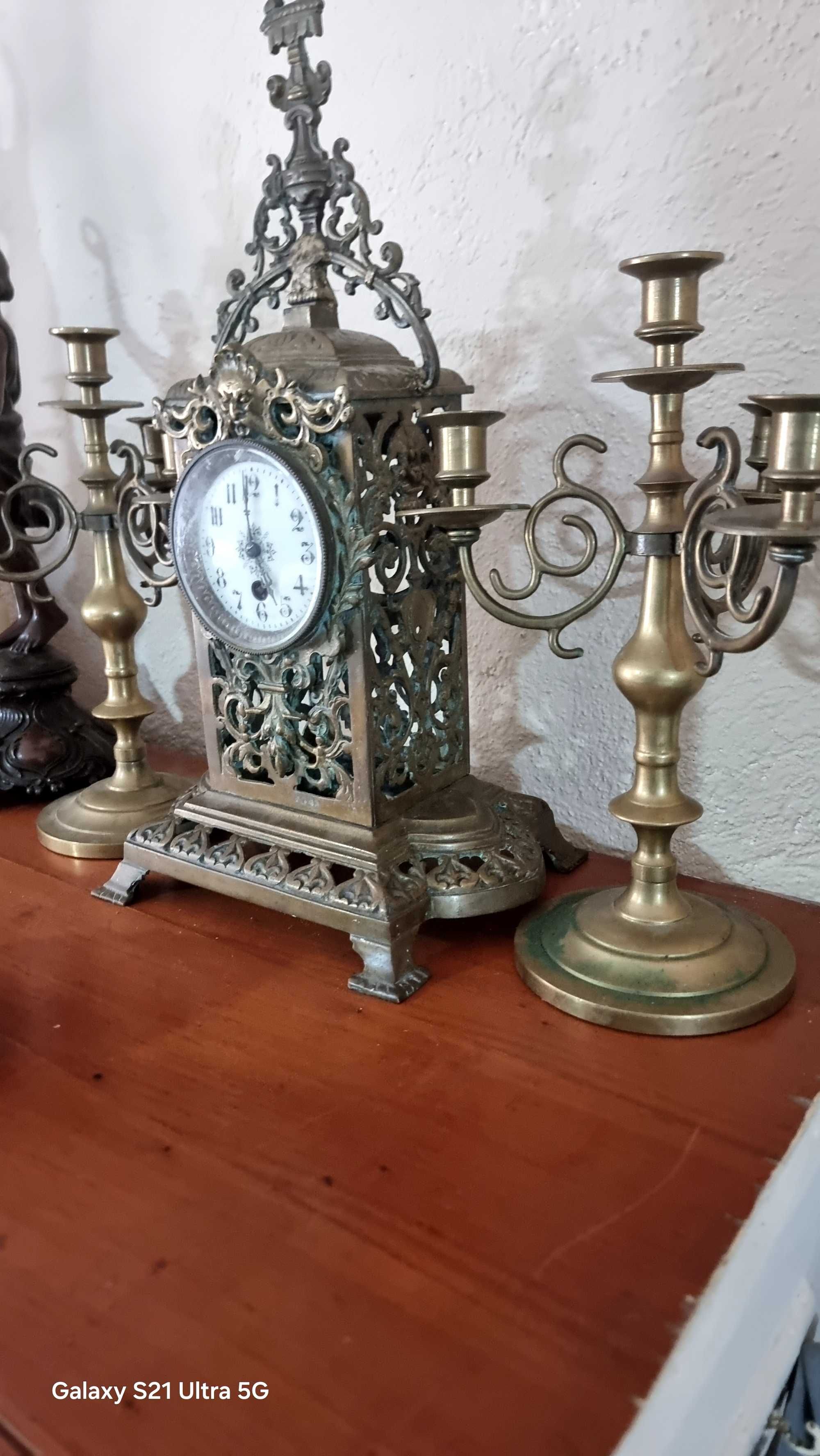 Ceas de bronz vechi antic