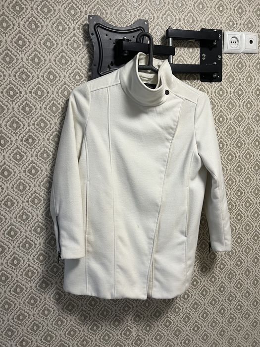 Осенне-весеннее пальто MANGO