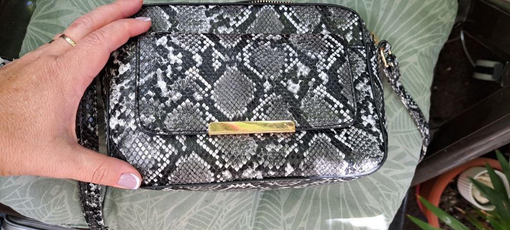 Poșetă modernă animal print