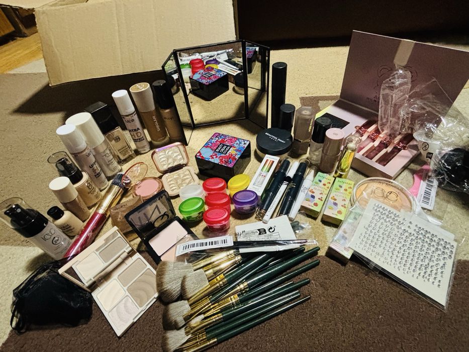 Set de machiaje nou,fara eticheta