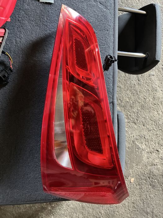 Tripla lampa stop spate audi q5 8R stanga dreapta
