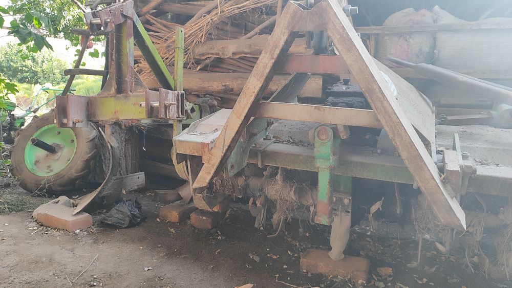 Toʻliq agregatlari bilan Mini traktor sotiladi