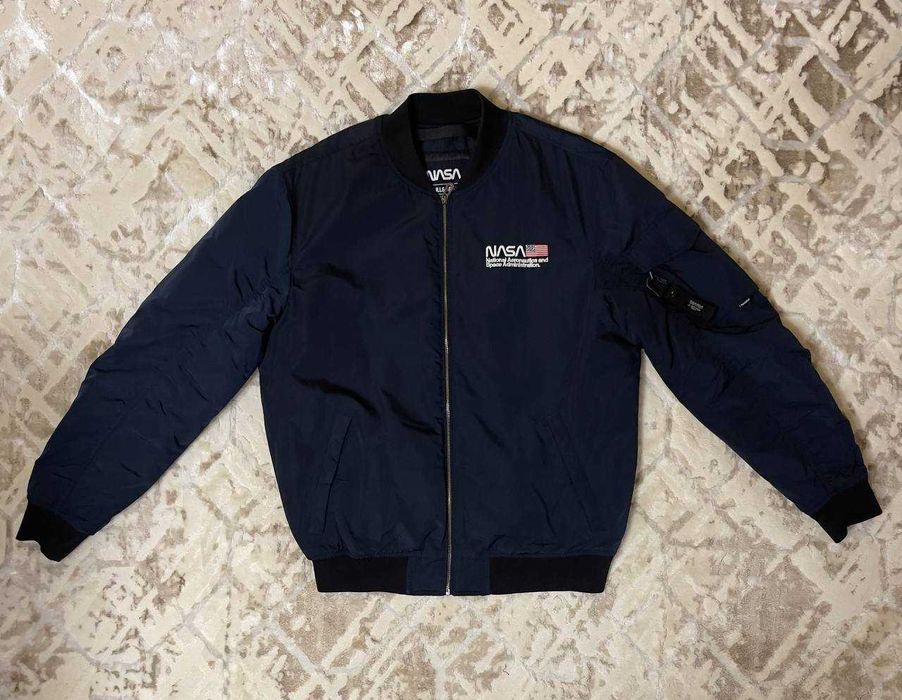 Продаётся Мужской бомбер PULL & BEAR