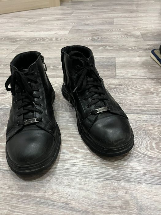 Продам осенние ботинки