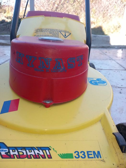 mașină tuns gazon electrică