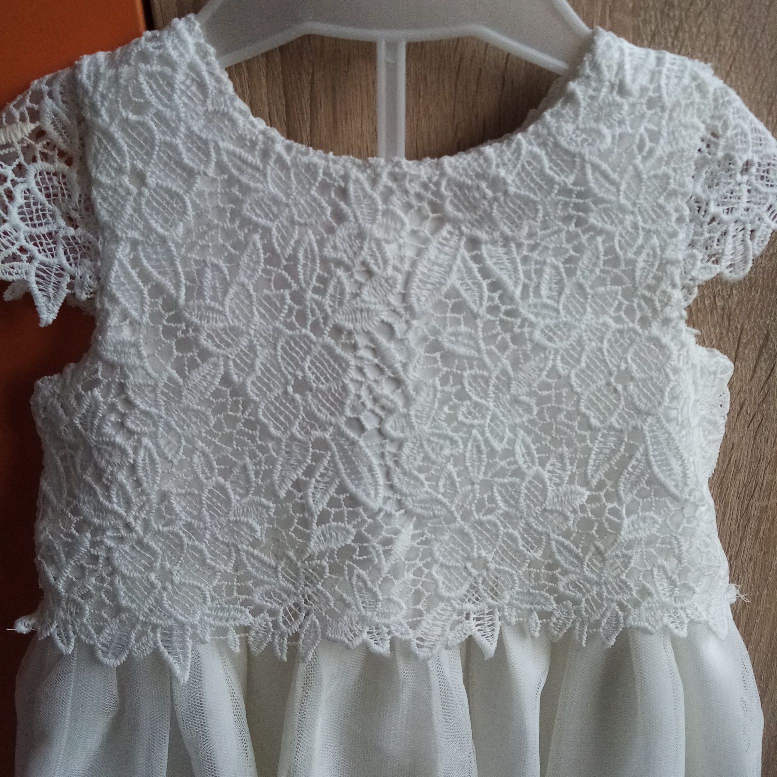 Бяла рокля 80 - 86 р - р