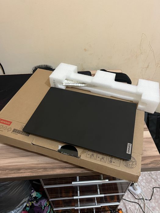 Ноутбук Леново Rayzen 3. Ssd 256Gb/ HDD 1Tb