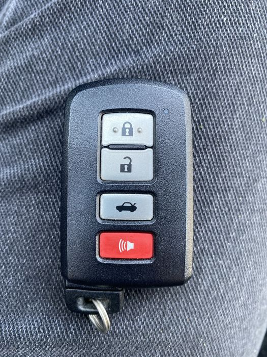 Подам пульт камри 50 полный