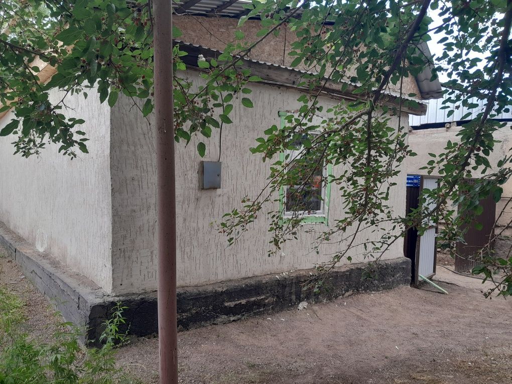 Продам Дом с бутиков срочно