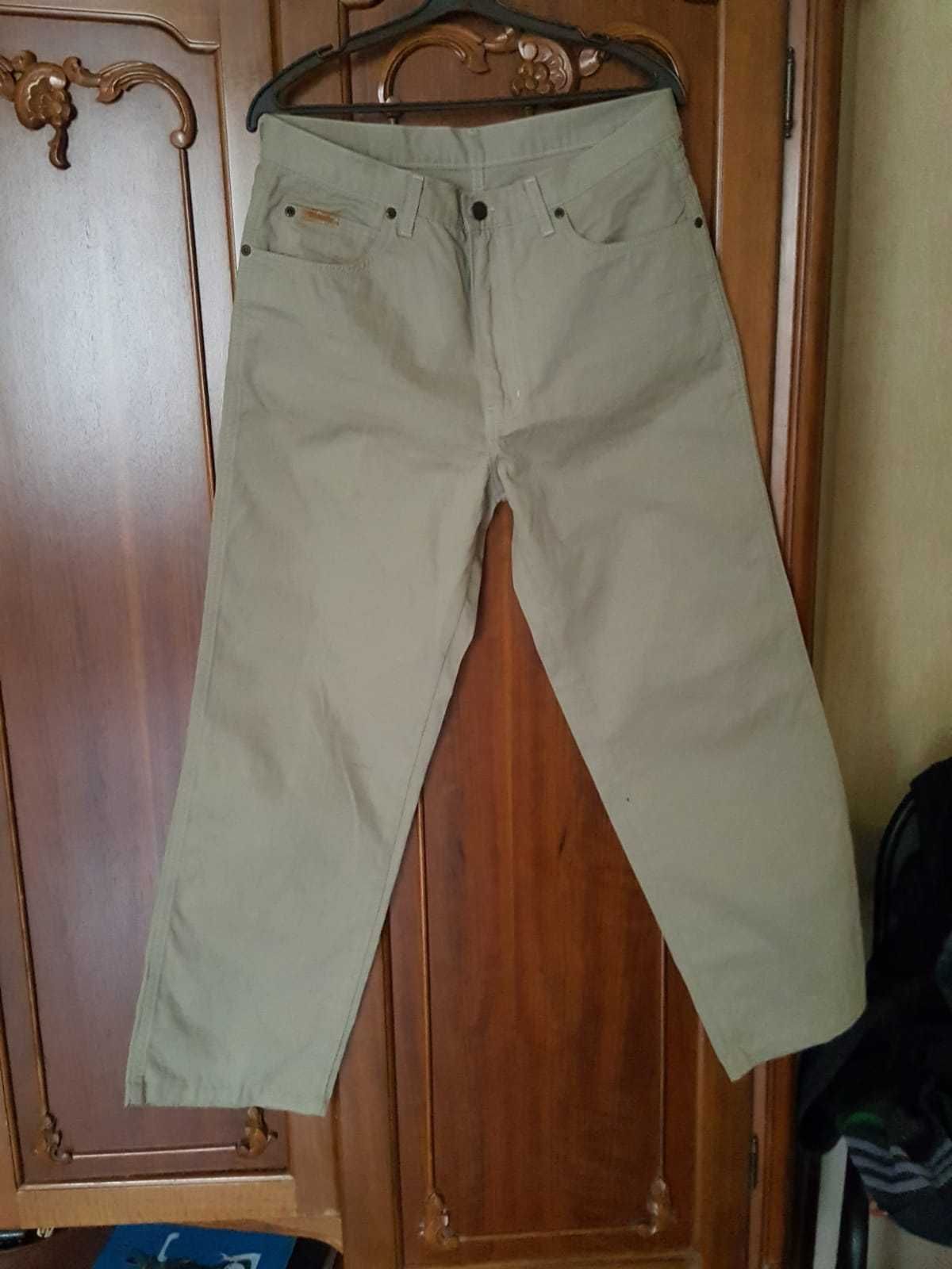 Продам джинсы  Wrangler фирменные