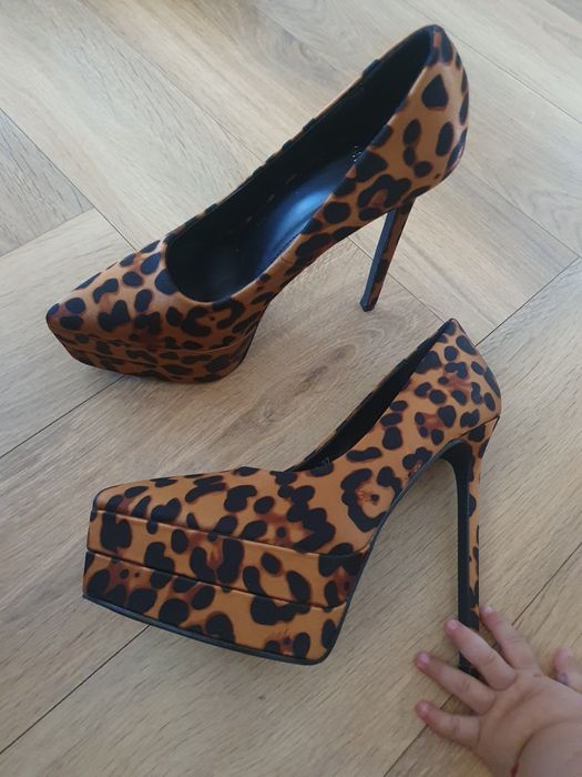 Pantofi stileto model Dolce Gabbana