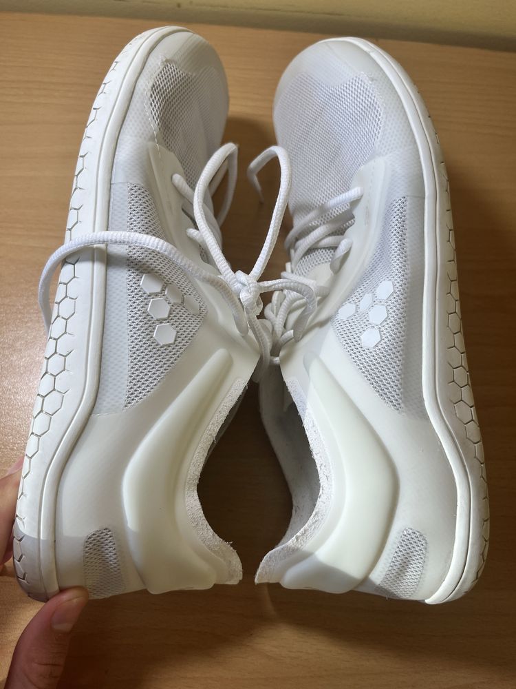 VIVOBAREFOOT – Primus Lite III Bright White. Боси обувки на Вива.
